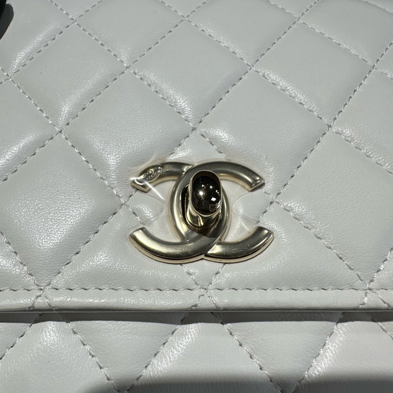 Chanel 香奈兒 treny cc 24c白色金扣-5