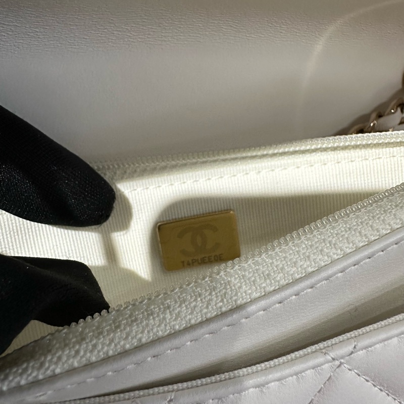 Chanel 香奈兒 treny cc 24c白色金扣-8