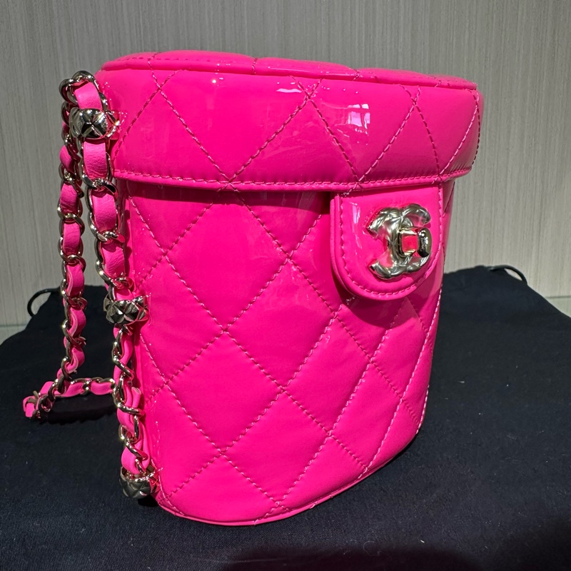 CHANEL香奈儿23C金扣菱格小牛漆皮-1