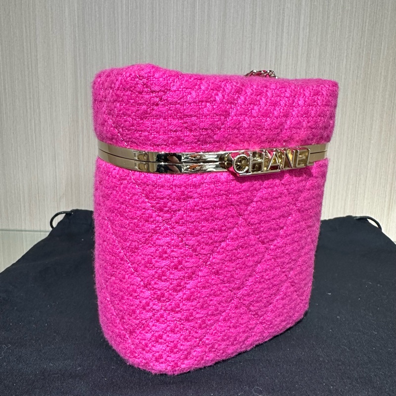 CHANEL香奈兒22k菱格 喀什米爾斜紋軟呢毛呢 化粧包-1