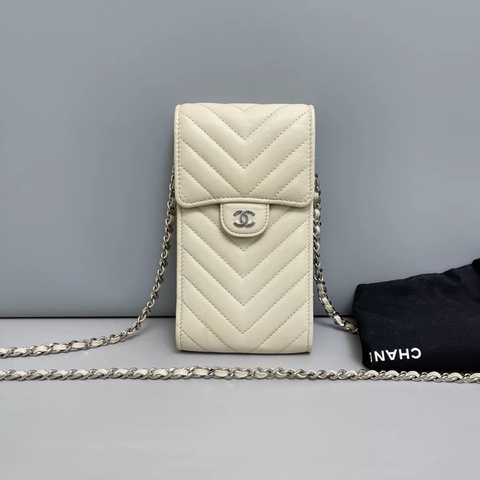 Chanel香奈兒 米灰色牛皮V紋手機包