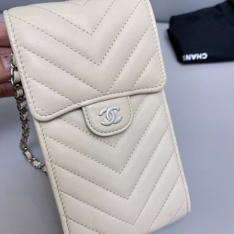 Chanel香奈兒 米灰色牛皮V紋手機包-2