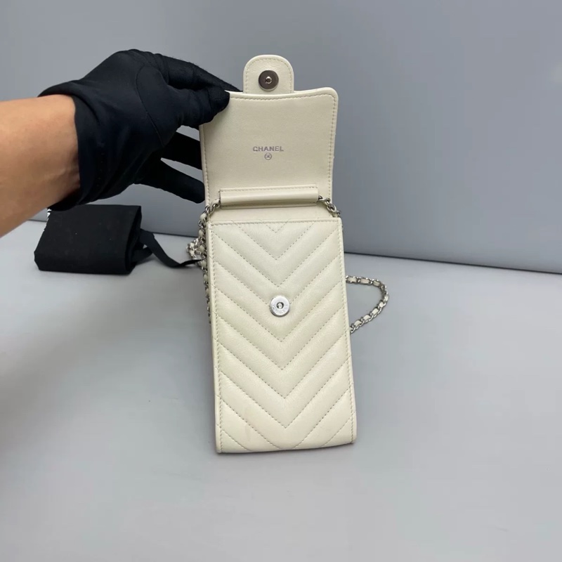 Chanel香奈兒 米灰色牛皮V紋手機包-5
