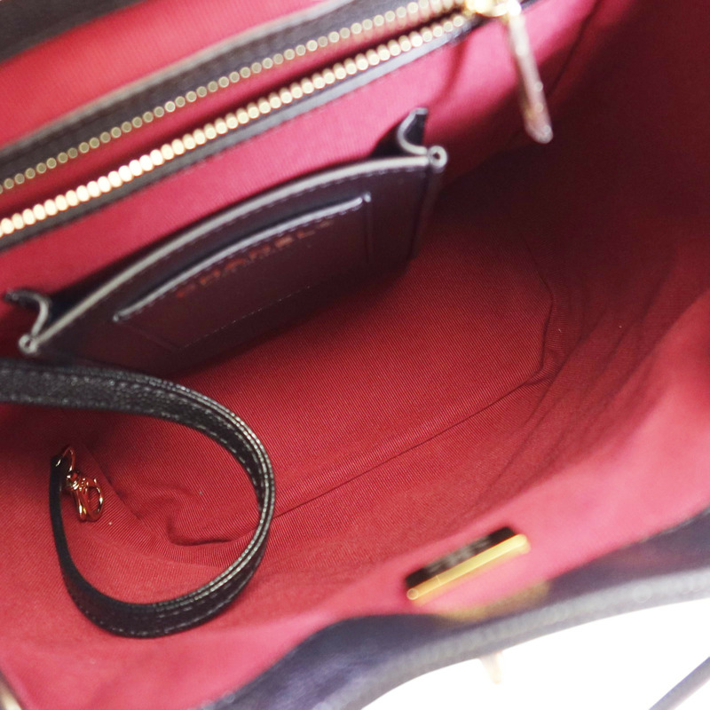 CHANEL 牛皮皮革Backpack金扣鏈帶背包-4