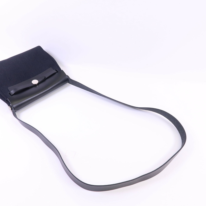 HERMES 帆布Mini Herbag銀扣肩背袋Noir-4