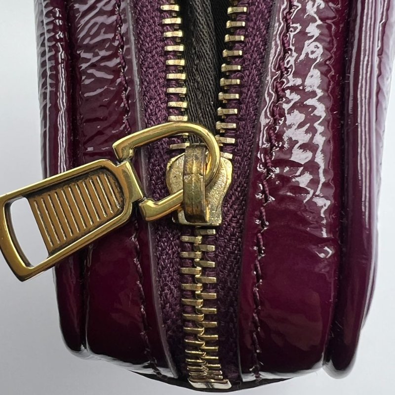 伊夫聖羅蘭 Besace 系列漆皮鍊條包-16