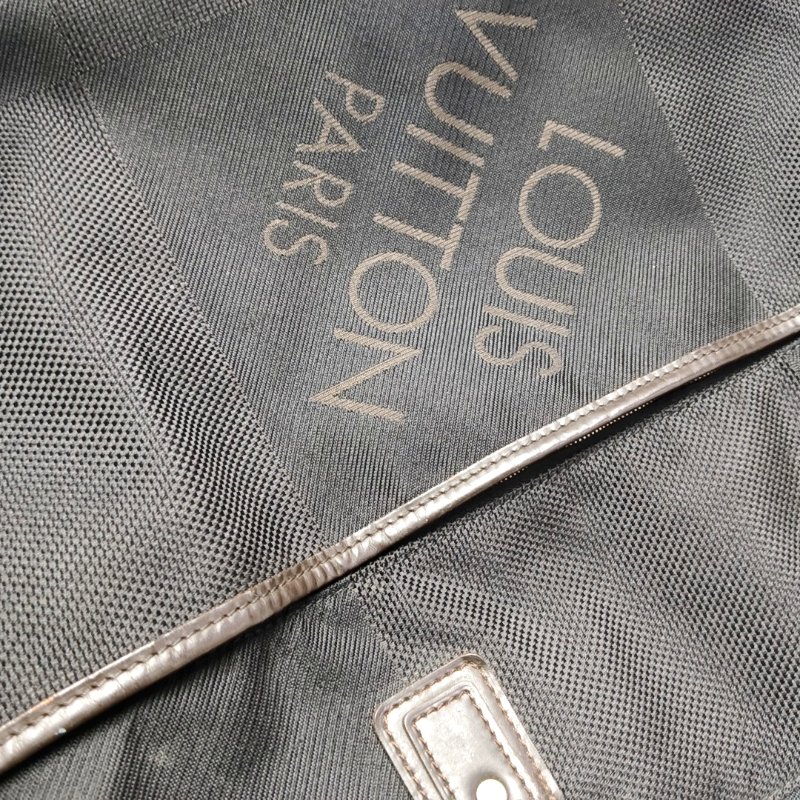 LOUIS VUITTON SOUVERAIN黑色織物單肩包手提包銀色五金-7