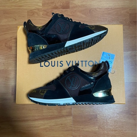 Lv Run Away 絨面小牛皮低幫 運動休閒鞋 女款黑色 35碼