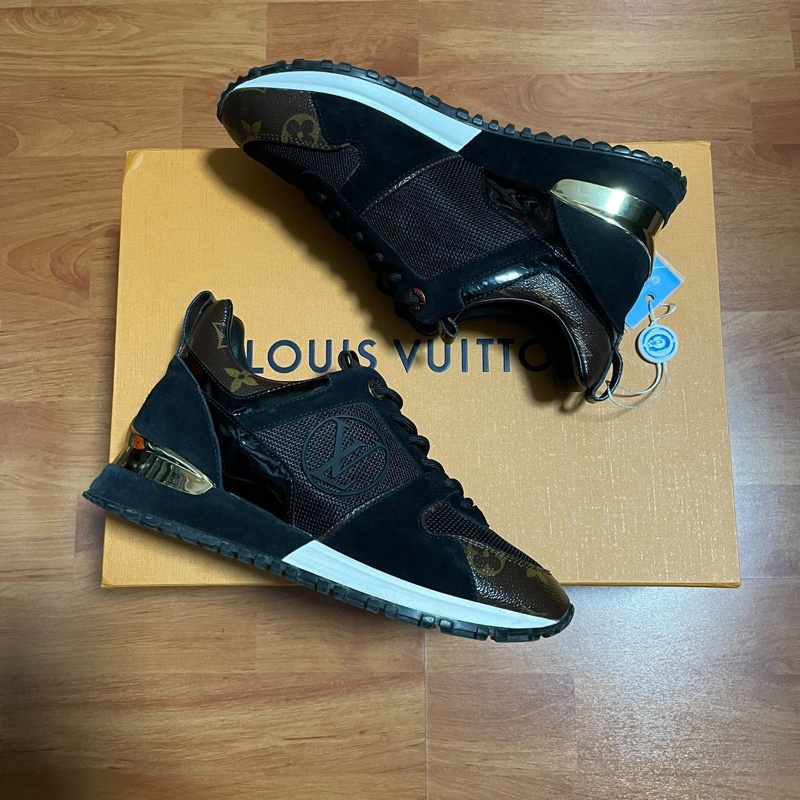 Lv Run Away 絨面小牛皮低幫 運動休閒鞋 女款黑色 35碼-7