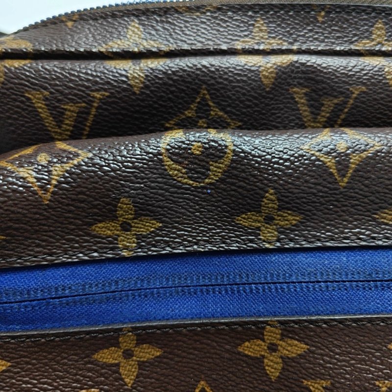 LOUIS VUITTON OUTDOOR棕色塗層帆布老花斜挎包單肩包紅色五金-7