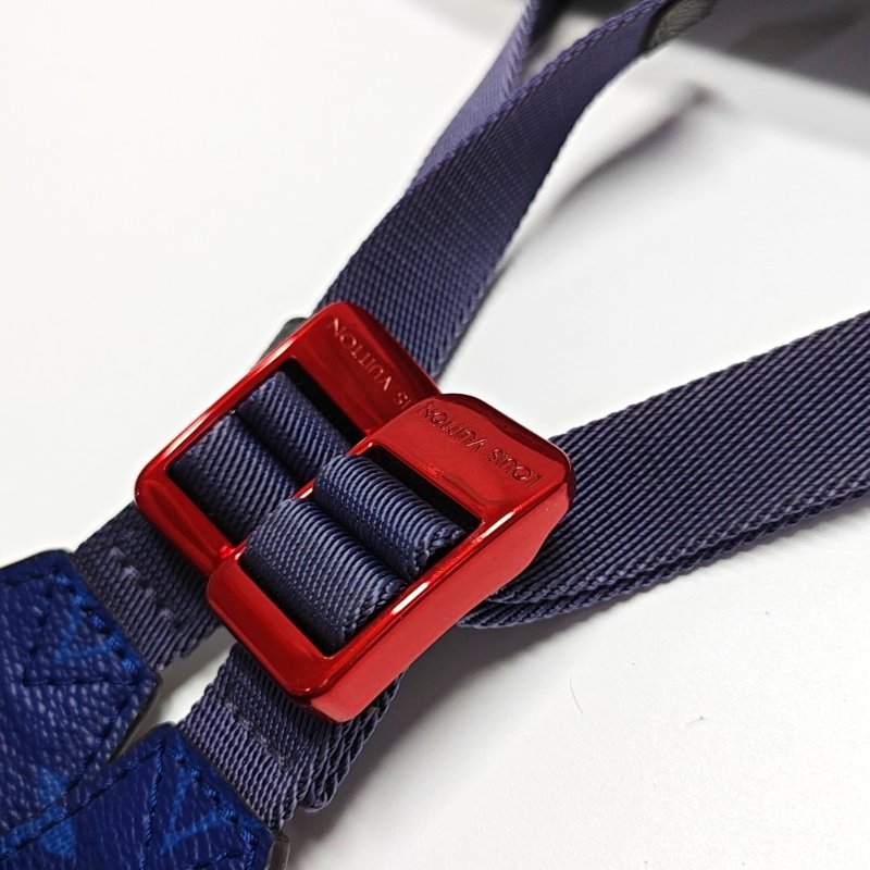 LOUIS VUITTON OUTDOOR棕色塗層帆布老花斜挎包單肩包紅色五金-11