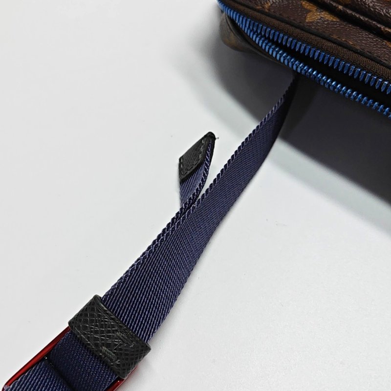 LOUIS VUITTON OUTDOOR棕色塗層帆布老花斜挎包單肩包紅色五金-14