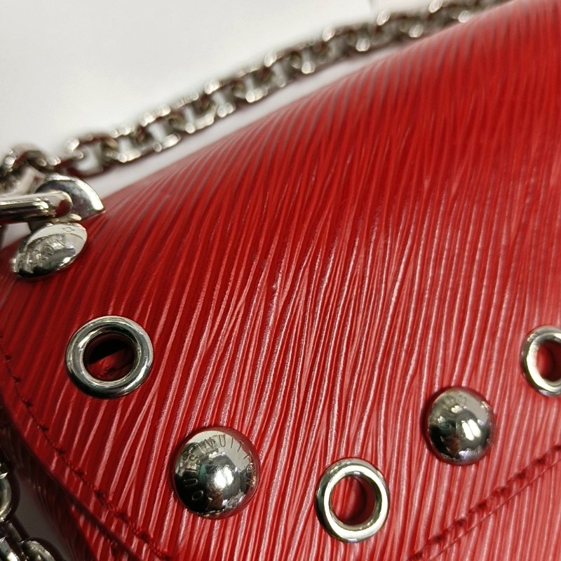 LOUIS VUITTON TWIST中號紅色EPI牛皮水波紋鉚釘單肩包斜挎包銀色五金-11