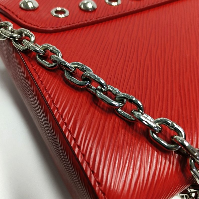 LOUIS VUITTON TWIST中號紅色EPI牛皮水波紋鉚釘單肩包斜挎包銀色五金-14