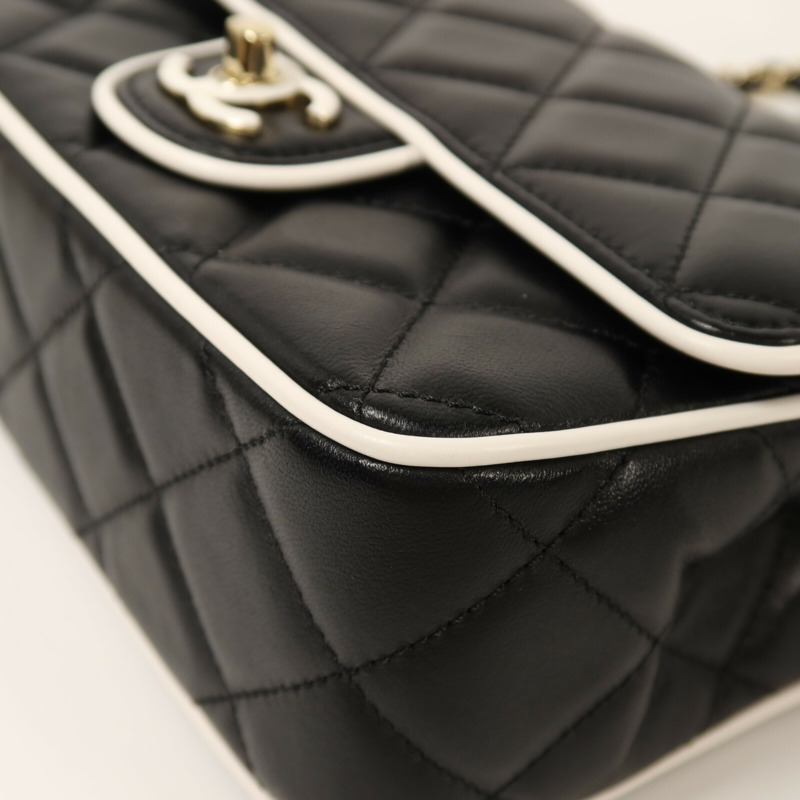 CHANEL 羊皮皮革Mini Flap金扣鏈帶肩背袋-10