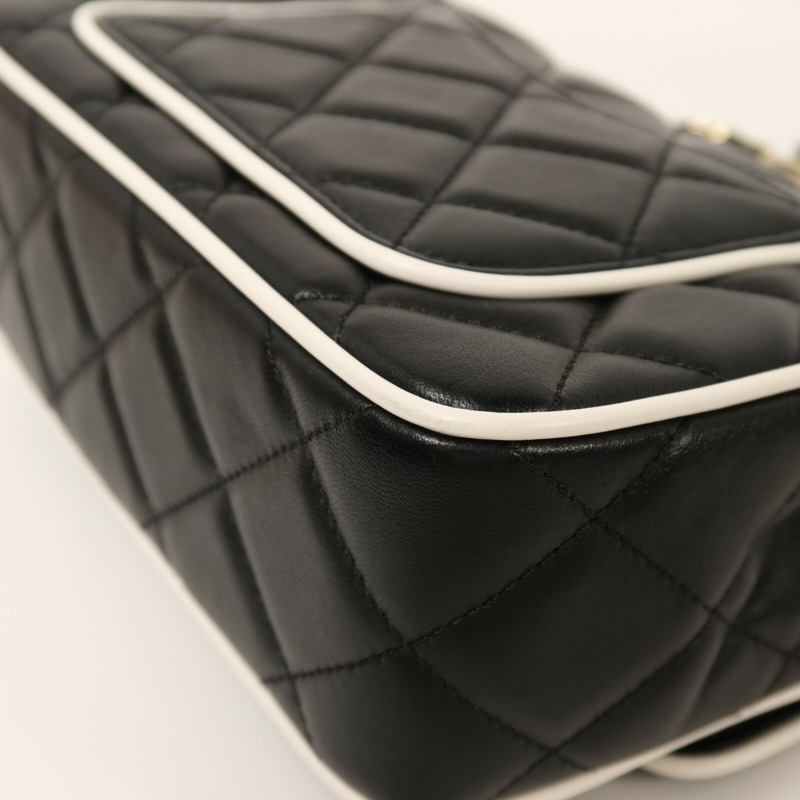 CHANEL 羊皮皮革Mini Flap金扣鏈帶肩背袋-12