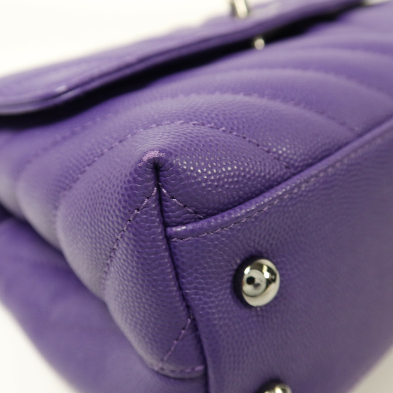 CHANEL 牛皮皮革Coco Handle銀扣鏈帶肩背袋-10