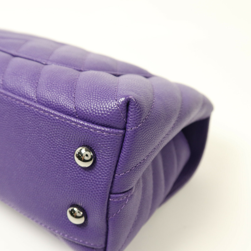 CHANEL 牛皮皮革Coco Handle銀扣鏈帶肩背袋-13