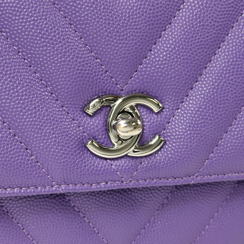 CHANEL 牛皮皮革Coco Handle銀扣鏈帶肩背袋-14