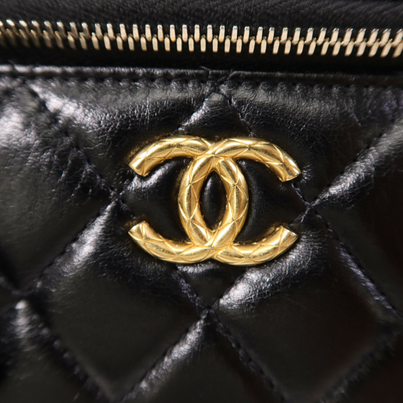 CHANEL 牛皮皮革Vanity Bag金扣鏈帶肩背袋-6