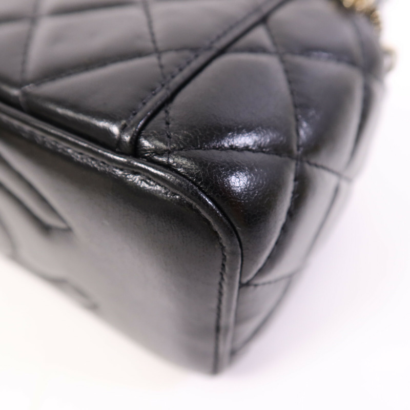 CHANEL 牛皮皮革Vanity Bag金扣鏈帶肩背袋-11