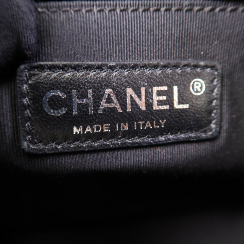 CHANEL 牛皮皮革Boy 25銀扣鏈帶肩背包-5