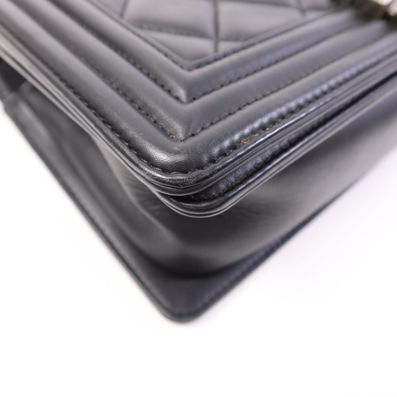 CHANEL 牛皮皮革Boy 25銀扣鏈帶肩背包-11