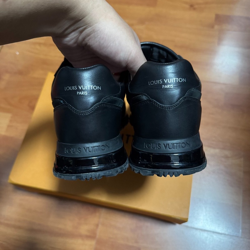 Lv Run Away印花運動鞋 路易威登正品男款 黑色40.5碼-4