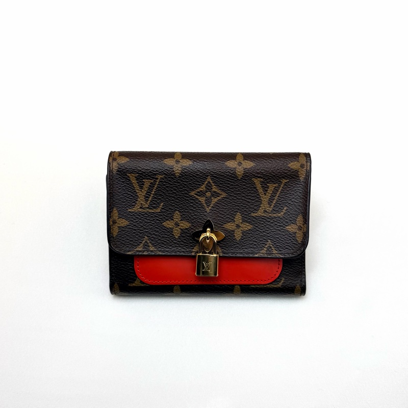 Lv m62567 紅原花鎖頭短夾-1