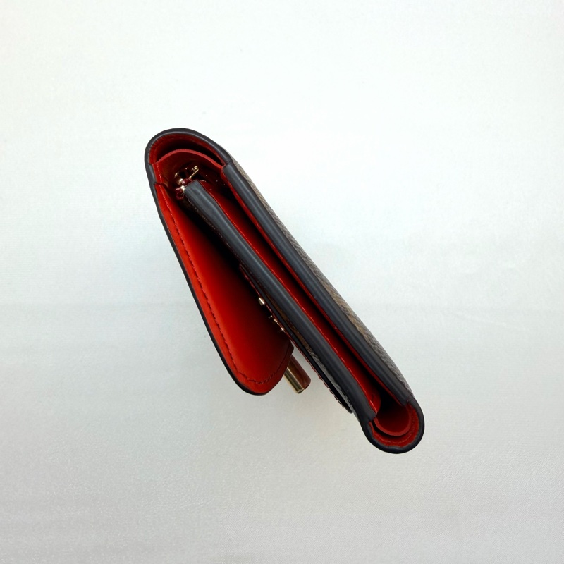 Lv m62567 紅原花鎖頭短夾-8