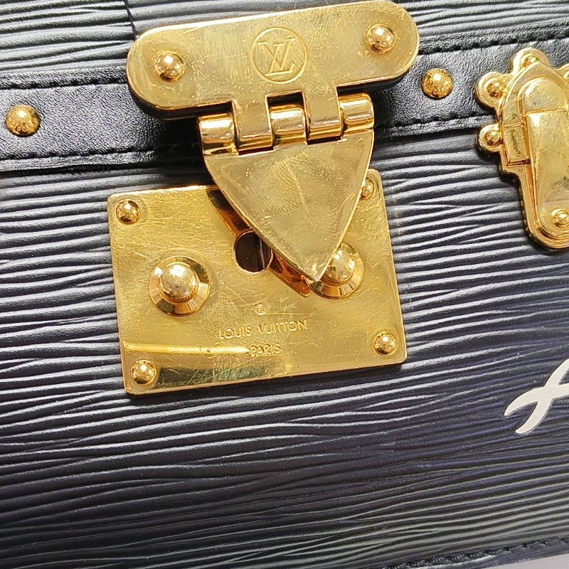 LOUIS VUITTON TRUNK黑色EPI牛皮水波紋斜挎包單肩包金色五金可拆卸肩帶-8