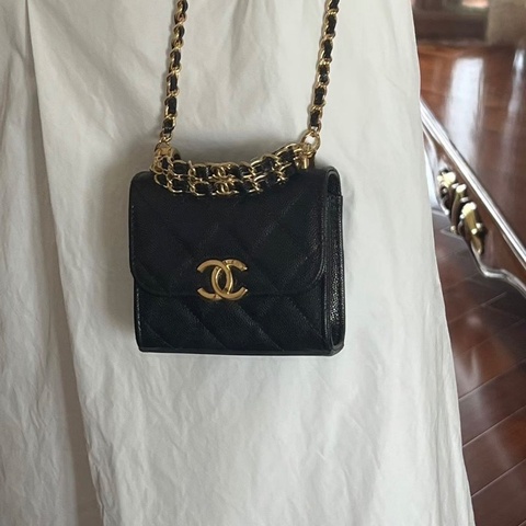 Chanel22Kwoc雙鏈條mini斜背包新標款黑金荔枝皮 11.5*11*3 99新配件塵袋