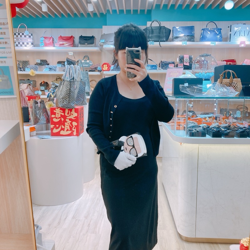 MS0516 KARL 老佛爺可愛版閃粉硬盒子鍊帶包包LAGERFELD IKONIK VERTICAL CLUTCH BOX ACRYLIC-1