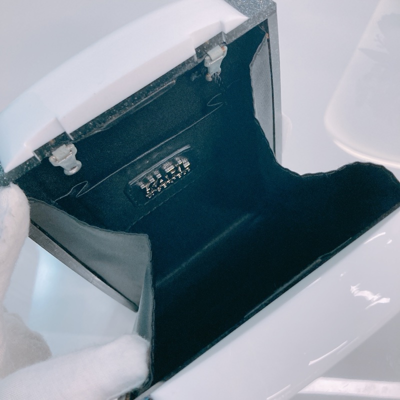 MS0516 KARL 老佛爺可愛版閃粉硬盒子鍊帶包包LAGERFELD IKONIK VERTICAL CLUTCH BOX ACRYLIC-16