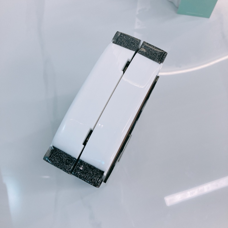 MS0516 KARL 老佛爺可愛版閃粉硬盒子鍊帶包包LAGERFELD IKONIK VERTICAL CLUTCH BOX ACRYLIC-25