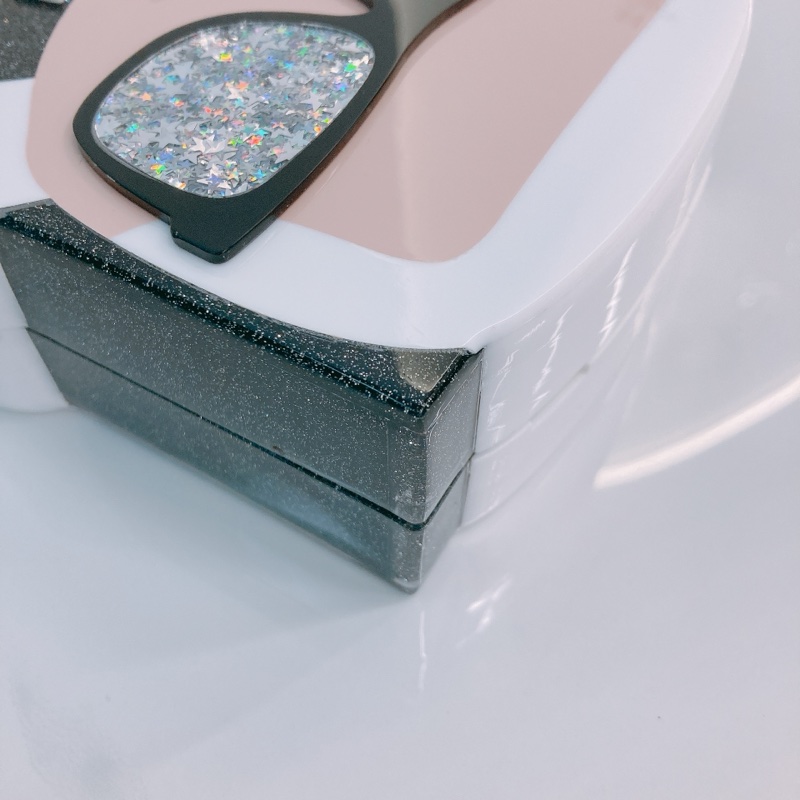 MS0516 KARL 老佛爺可愛版閃粉硬盒子鍊帶包包LAGERFELD IKONIK VERTICAL CLUTCH BOX ACRYLIC-28