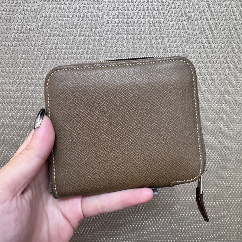 Hermes Silk in大象灰Epsom銀釦絲巾拉鍊短夾-1