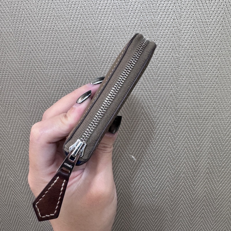 Hermes Silk in大象灰Epsom銀釦絲巾拉鍊短夾-4