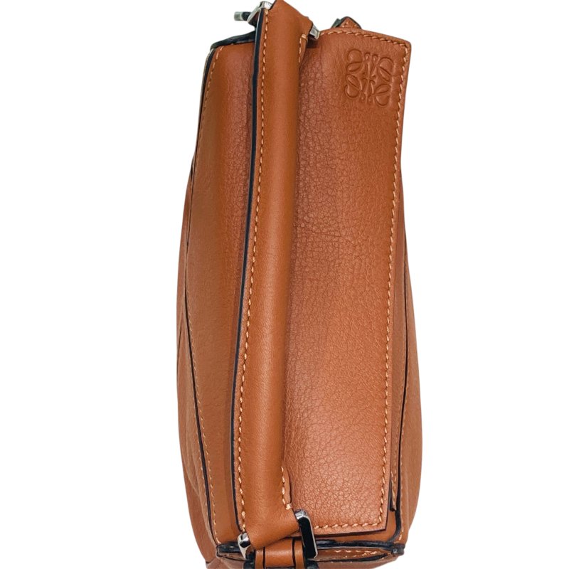 LOEWE 羅威 012128 Mini Puzzle bag 側背包 皮革 咖啡色 銀扣-14