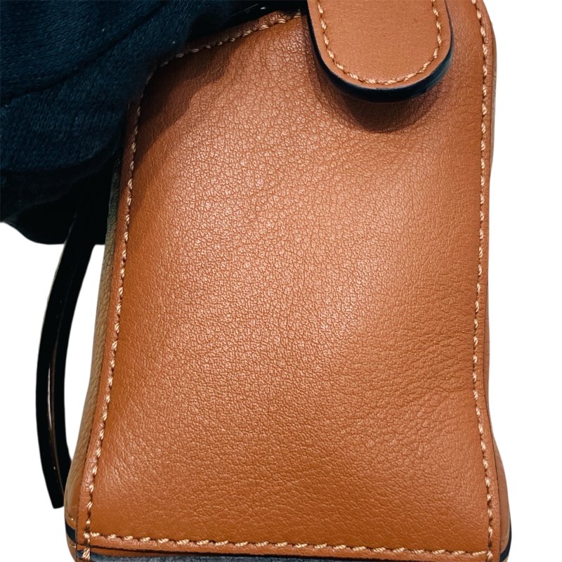 LOEWE 羅威 012128 Mini Puzzle bag 側背包 皮革 咖啡色 銀扣-24