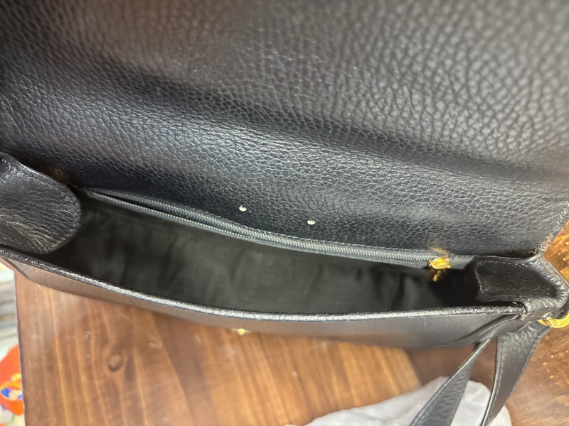 Cartier 黑色皮革斜挎包-7