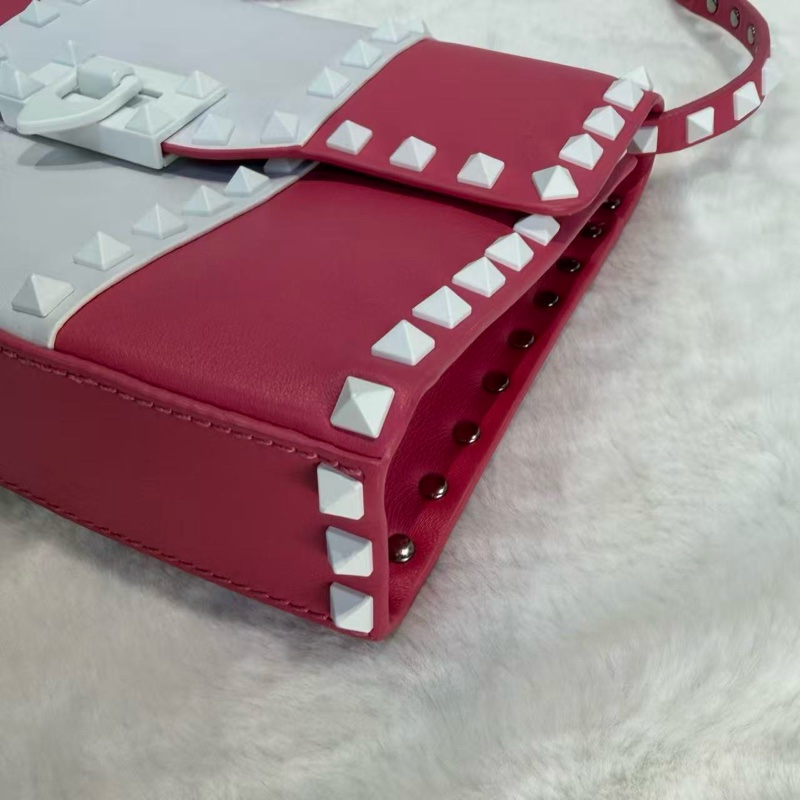 Valentino 鉚釘斜挎包粉色系搖滾風格飾釘元素時尚個性手提單肩包-3