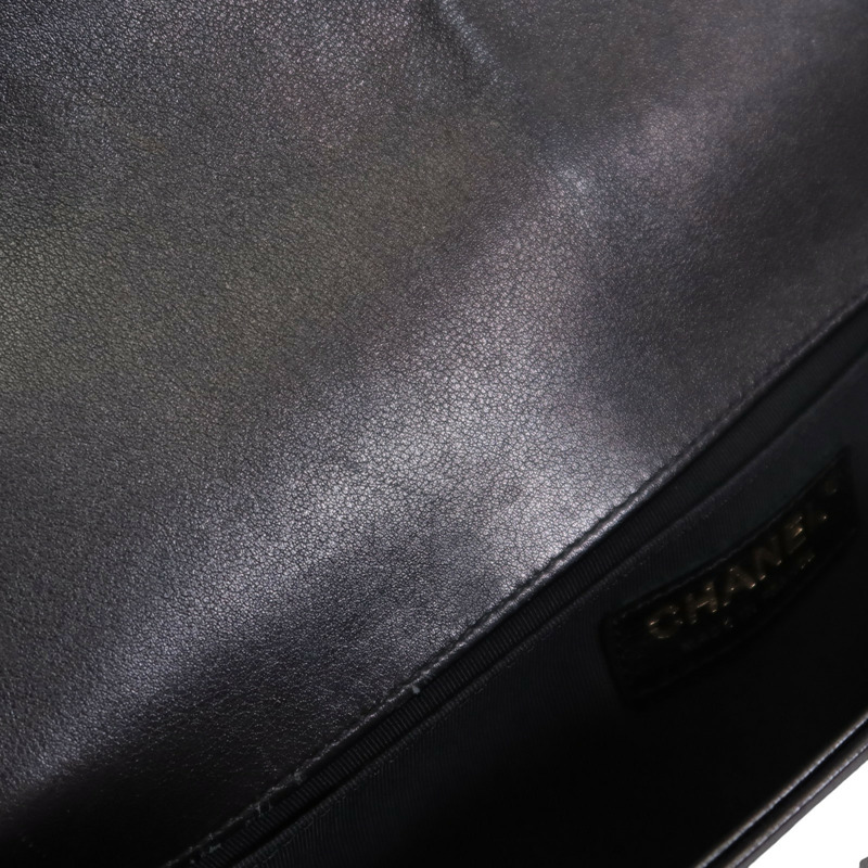 CHANEL 羊皮皮革Boy 25金扣鏈帶肩背袋-16