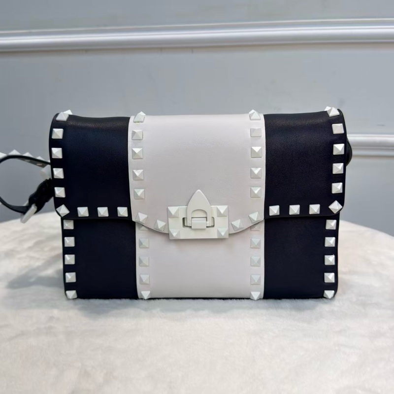 Valentino 鉚釘斜孭袋 藍白配牛皮革 搖滾風格飾釘-0