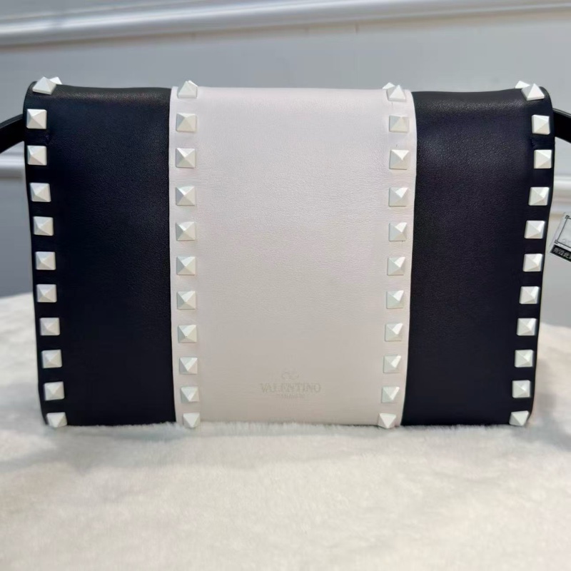 Valentino 鉚釘斜孭袋 藍白配牛皮革 搖滾風格飾釘-1