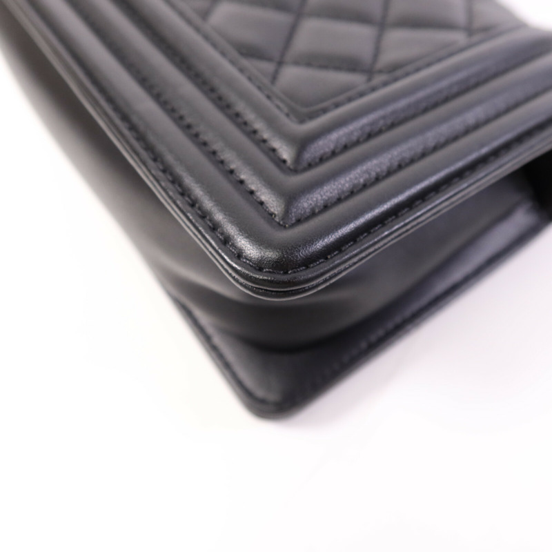 CHANEL 牛皮皮革Boy 20銀扣鏈帶肩背袋-13