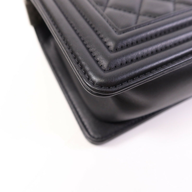 CHANEL 牛皮皮革Boy 20銀扣鏈帶肩背袋-14