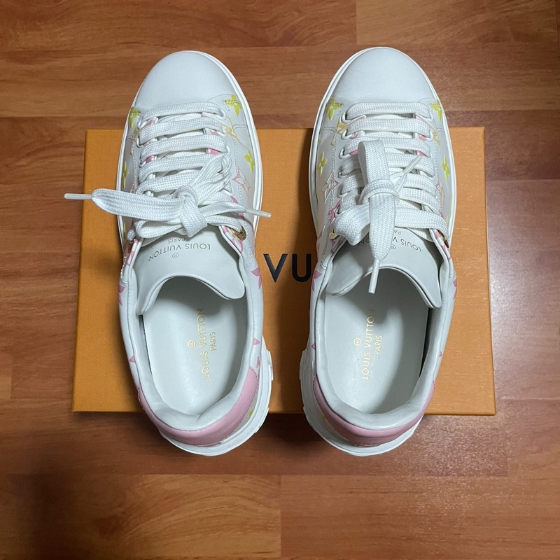 Lv Time Out浮雕壓印板鞋 路易威登休閒鞋 白色37碼-3