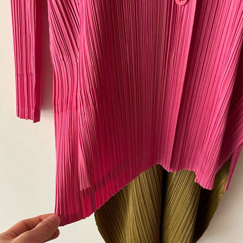 ▪️富貴選物FUGUEI▪️三宅一生PP 杜鵑粉 開領排扣外套-4