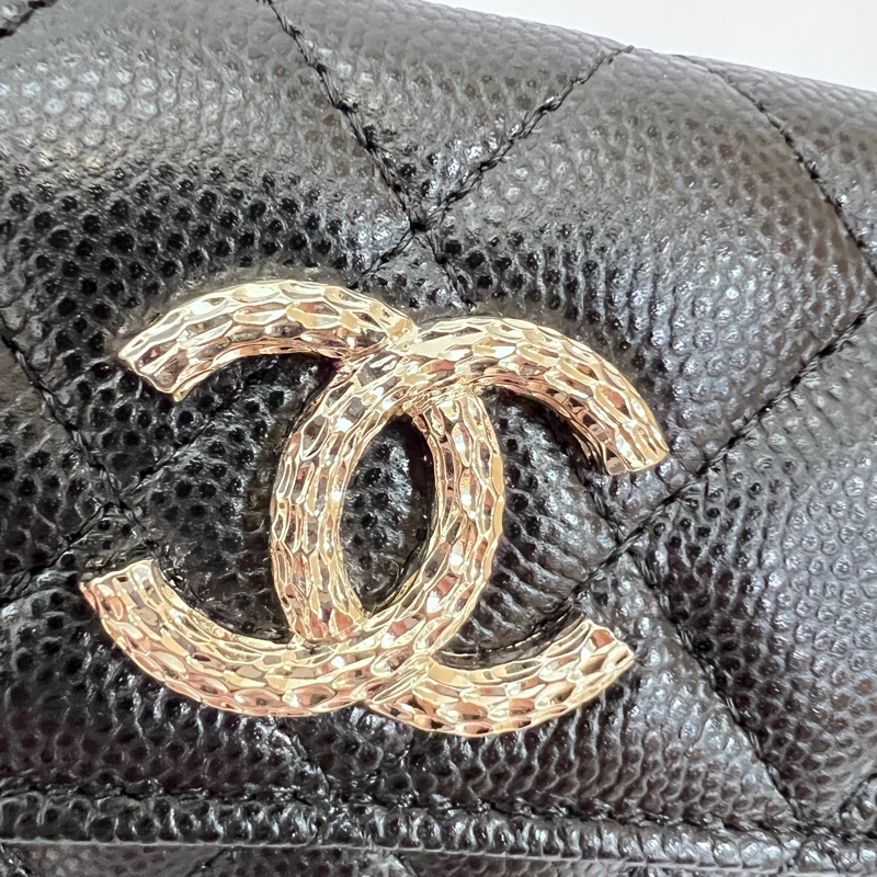 Chanel 黑荔枝皮波紋雙C logo下蓋零錢卡包-11